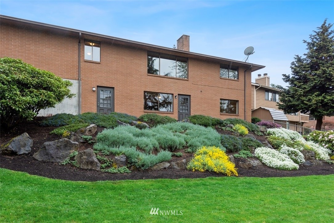 1615 Lake Avenue South Renton, WA 98055 - Photo 17 of 18 Gallery Image 17