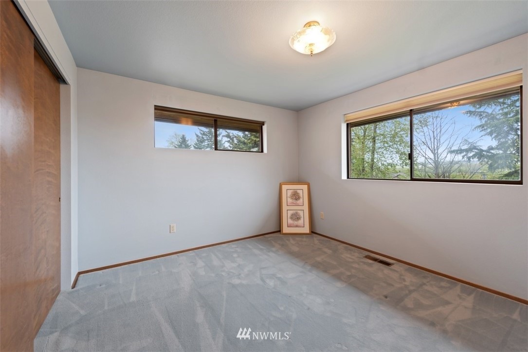1615 Lake Avenue South Renton, WA 98055 - Photo 10 of 18 Gallery Image 10