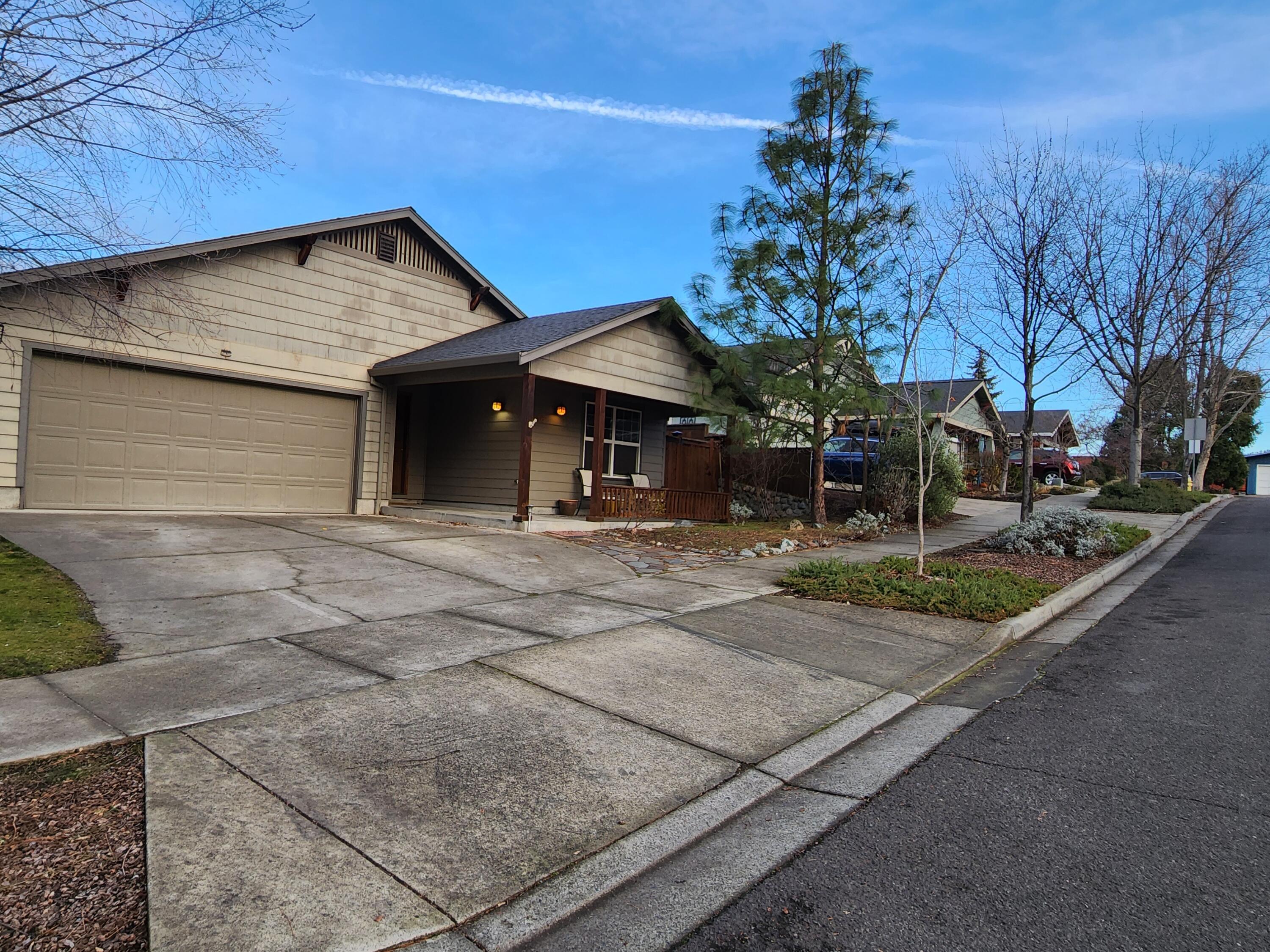 116 Graham Way Talent, OR 97540 - Photo 1 of 25 Street view - south