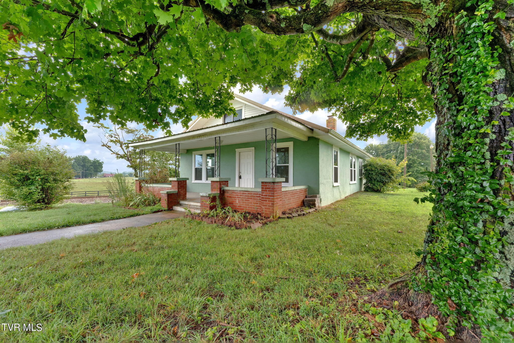 119 McGhee Road Limestone, TN 37681 - Photo 2 of 39 44-web-or-mls-DSC02652