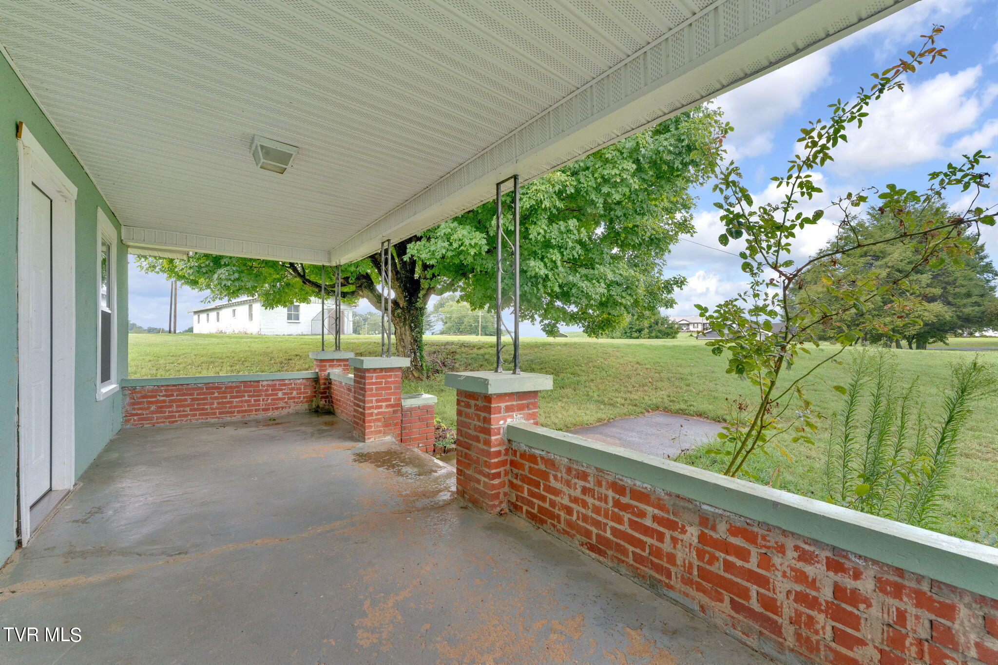 119 McGhee Road Limestone, TN 37681 - Photo 4 of 39 43-web-or-mls-DSC02646