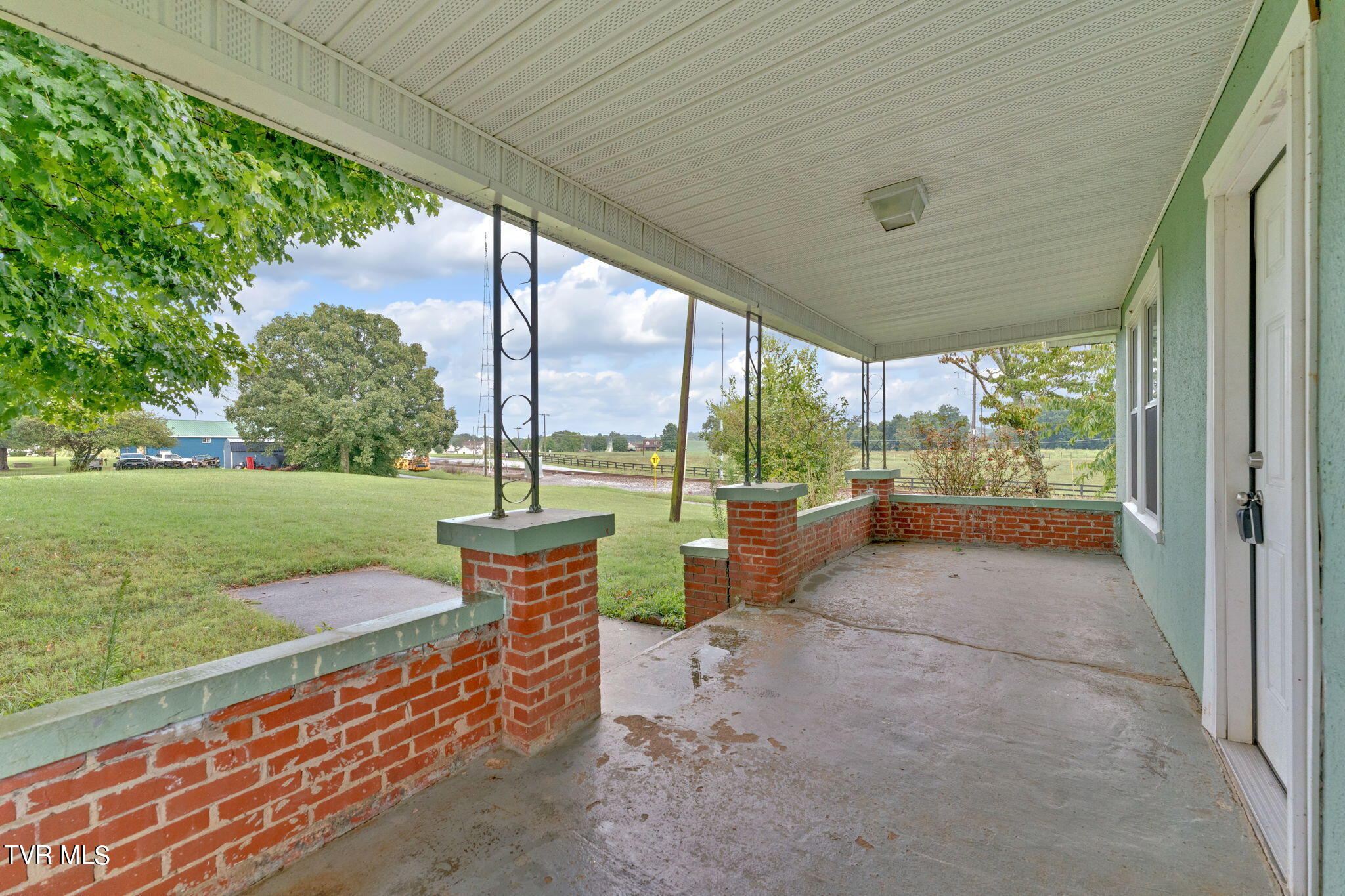 119 McGhee Road Limestone, TN 37681 - Photo 5 of 39 42-web-or-mls-DSC02643