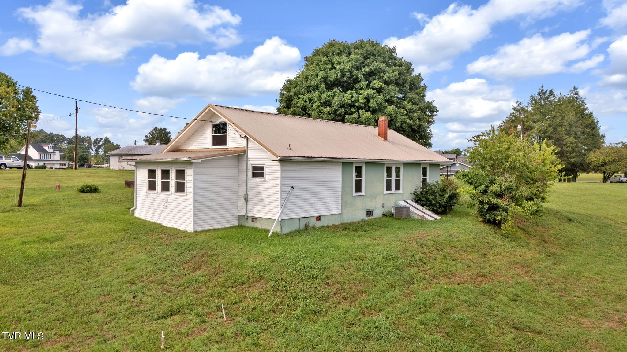 119 McGhee Road Limestone, TN 37681 - Photo 6 of 39 12-web-or-mls-DJI_20231218132050_0159_D
