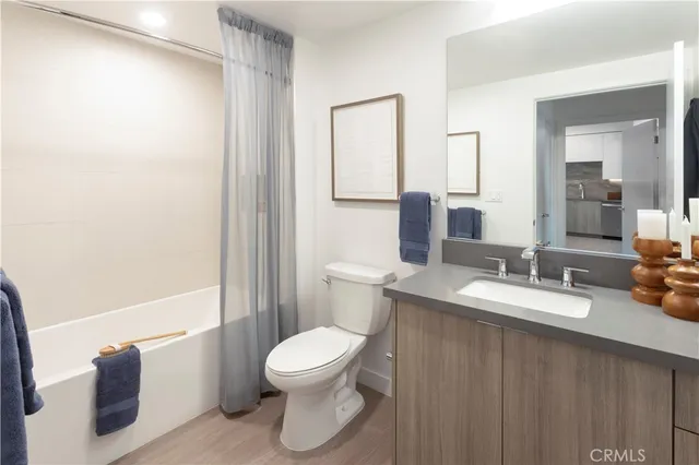 $3,046 | 511 South Harbor Boulevard, Unit 604, San Pedro, CA 90731