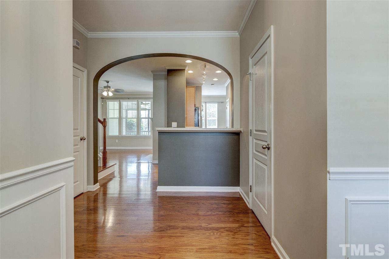 5913 Chivalry Court Raleigh, NC 27612 - Photo 5 of 30 Gallery Image 5