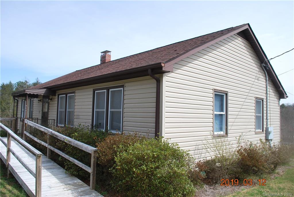 293 Upper Haw Branch Road Marion, NC 28752 - Photo 3 of 46 Gallery Image 3