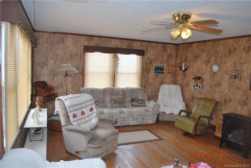 293 Upper Haw Branch Road Marion, NC 28752 - Photo 5 of 46 Gallery Image 5