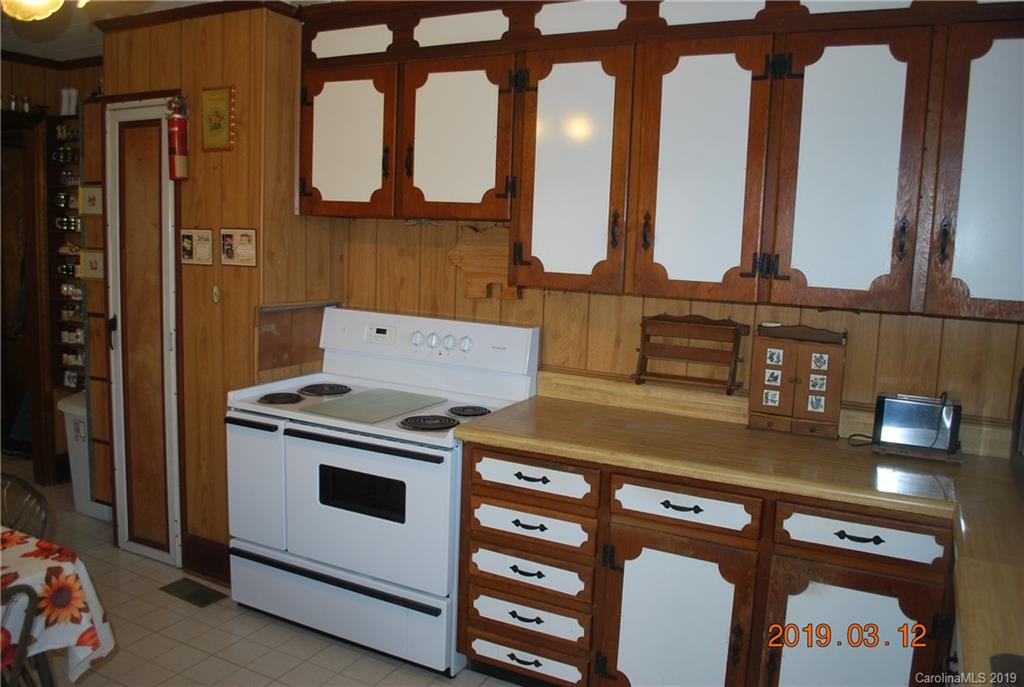 293 Upper Haw Branch Road Marion, NC 28752 - Photo 8 of 46 Gallery Image 8