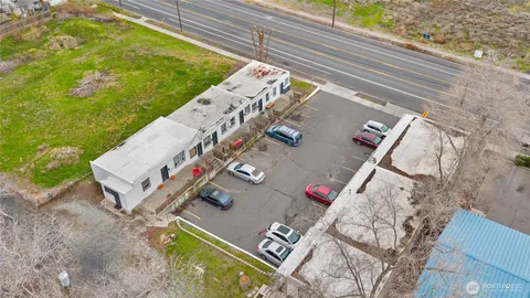 a view of an outdoor space