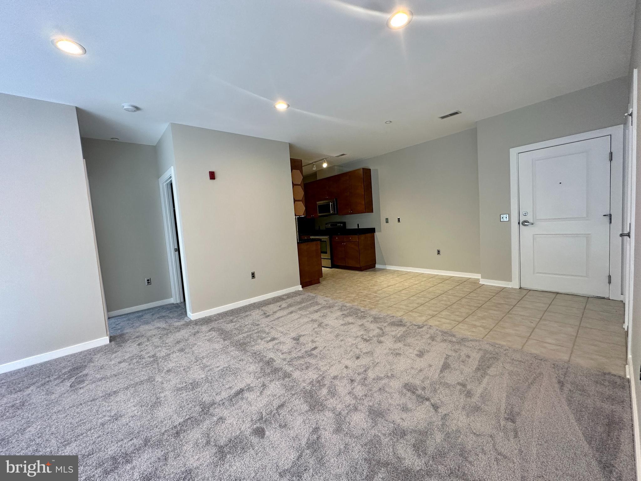 2007 Clipper Park Road, Unit 417 Baltimore, MD 21211 - Photo 3 of 24 Open Living Area