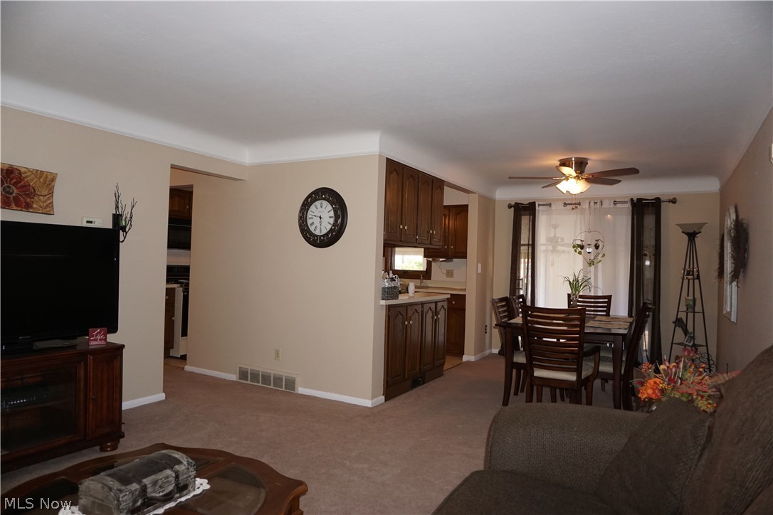6874 Revere Road Cleveland, OH 44130 - Photo 4 of 18 Gallery Image 4