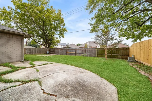$1,900 | 4934 Deerwood Circle, Baytown, TX 77521