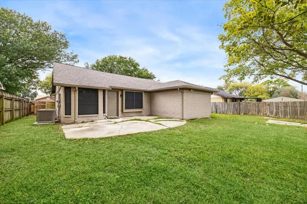 $1,900 | 4934 Deerwood Circle, Baytown, TX 77521