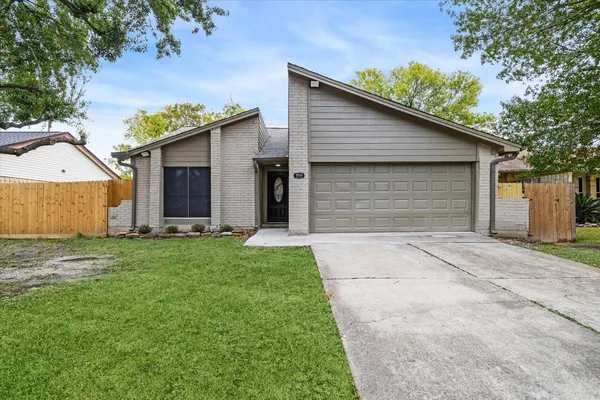 $1,900 | 4934 Deerwood Circle, Baytown, TX 77521