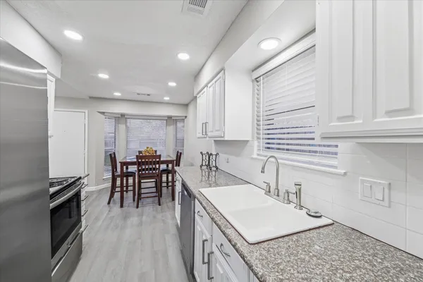 $1,900 | 4934 Deerwood Circle, Baytown, TX 77521