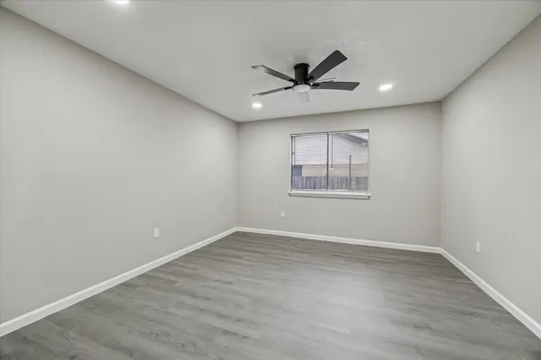 $1,900 | 4934 Deerwood Circle, Baytown, TX 77521