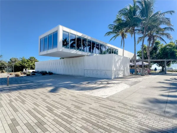 $1,395,000 | 20 Whispering Sands Drive, Unit 1102, Sarasota, FL 34242