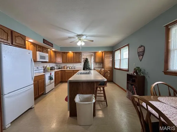 $185,000 | 106 West Elm Street, Shelbina, MO 63468
