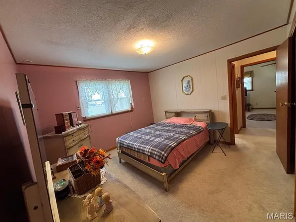 $185,000 | 106 West Elm Street, Shelbina, MO 63468