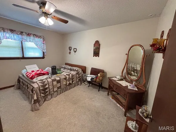 $185,000 | 106 West Elm Street, Shelbina, MO 63468