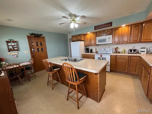 $185,000 | 106 West Elm Street, Shelbina, MO 63468