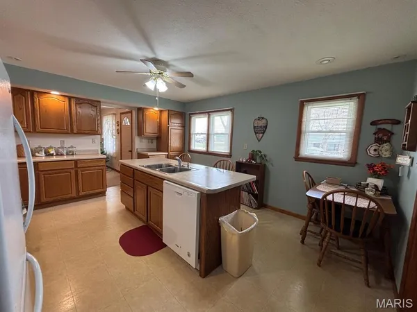$185,000 | 106 West Elm Street, Shelbina, MO 63468