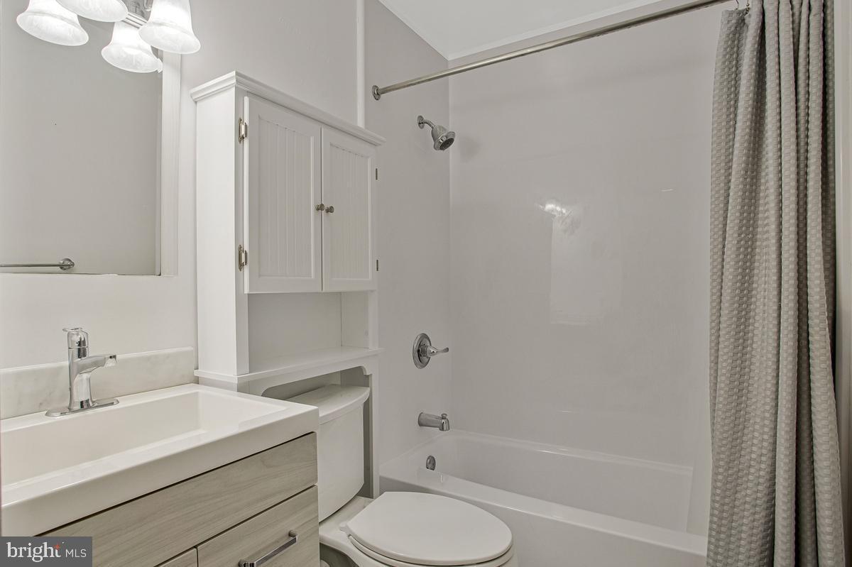 454 Manor Road Arnold, MD 21012 - Photo 16 of 36 Full Bath