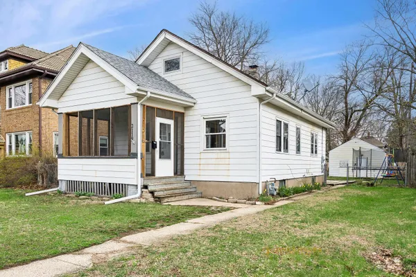 $135,000 | 2119 Douglas Street, Rockford, IL 61103