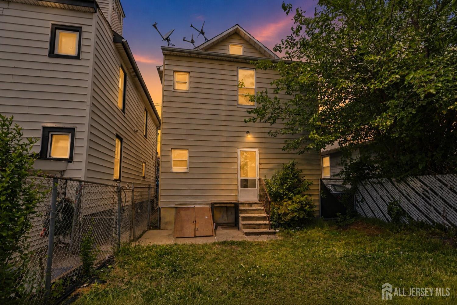 738 Edgar Road Elizabeth, NJ 07202 - Photo 19 of 23