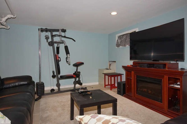 37 Wilmington Road Burlington, MA 01803 - Photo 17 of 28 Gallery Image 17