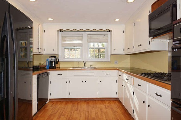 37 Wilmington Road Burlington, MA 01803 - Photo 8 of 28 Gallery Image 8