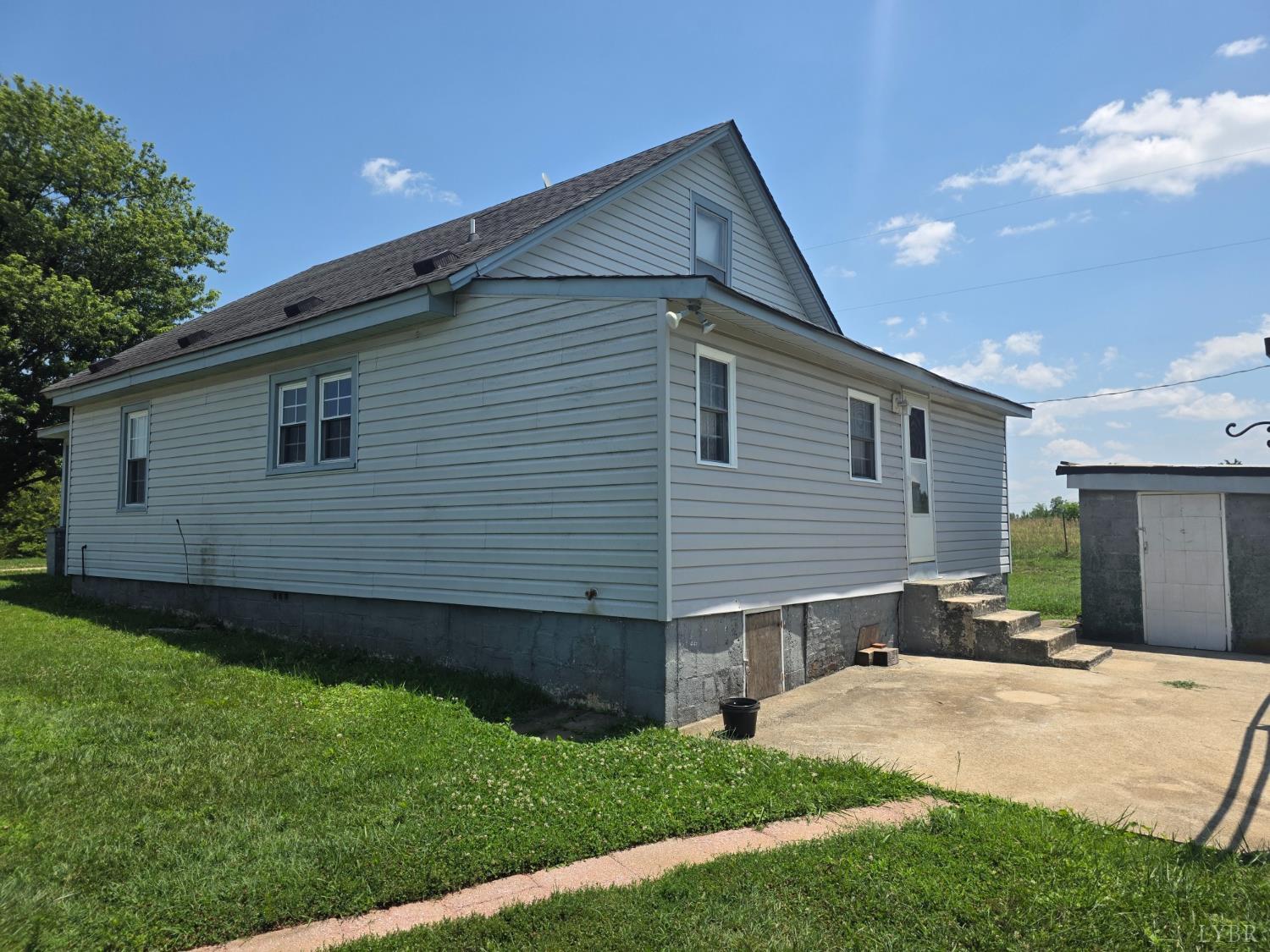1791 Horseshoe Road Appomattox, VA 24522 - Photo 2 of 15