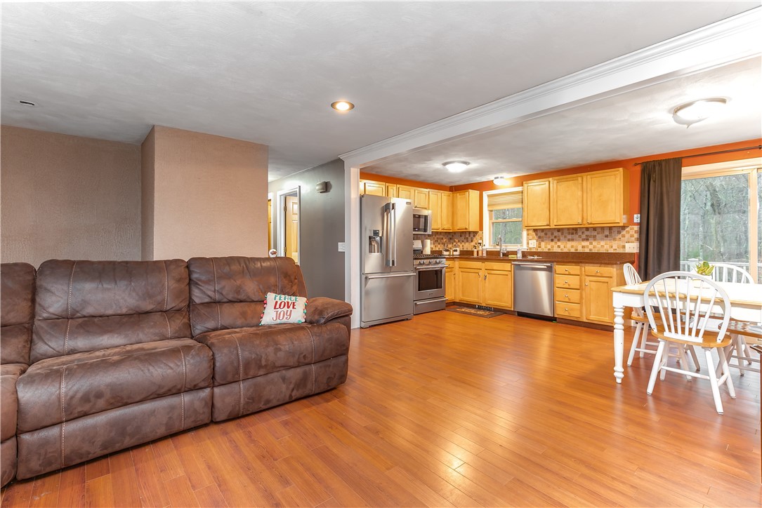 7 Jade Road Coventry, RI 02816 - Photo 12 of 29