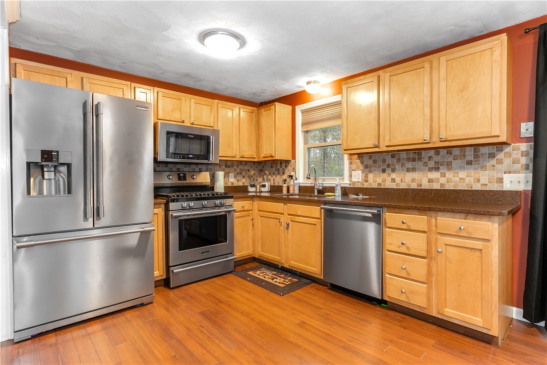 7 Jade Road Coventry, RI 02816 - Photo 7 of 29