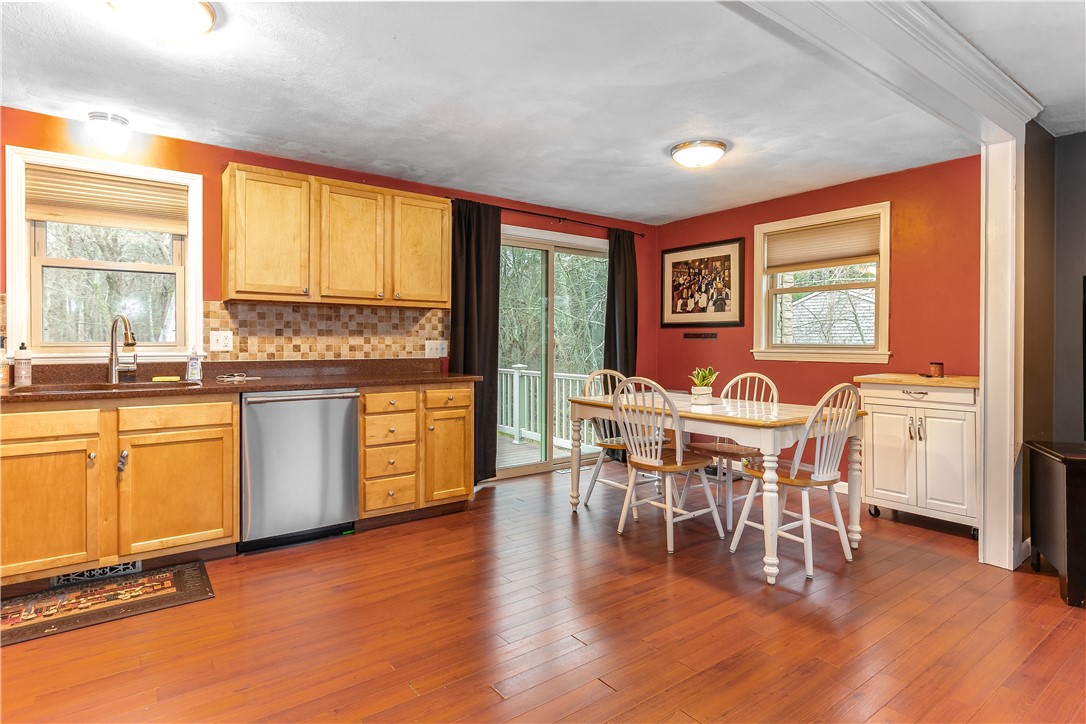 7 Jade Road Coventry, RI 02816 - Photo 8 of 29