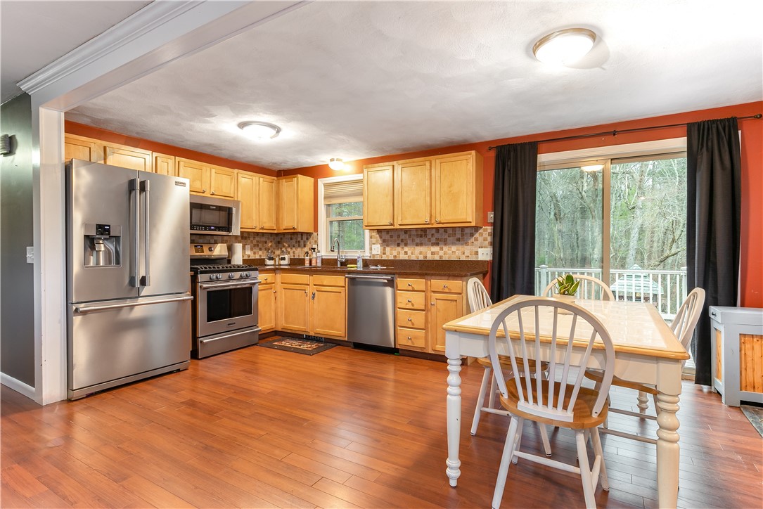 7 Jade Road Coventry, RI 02816 - Photo 9 of 29