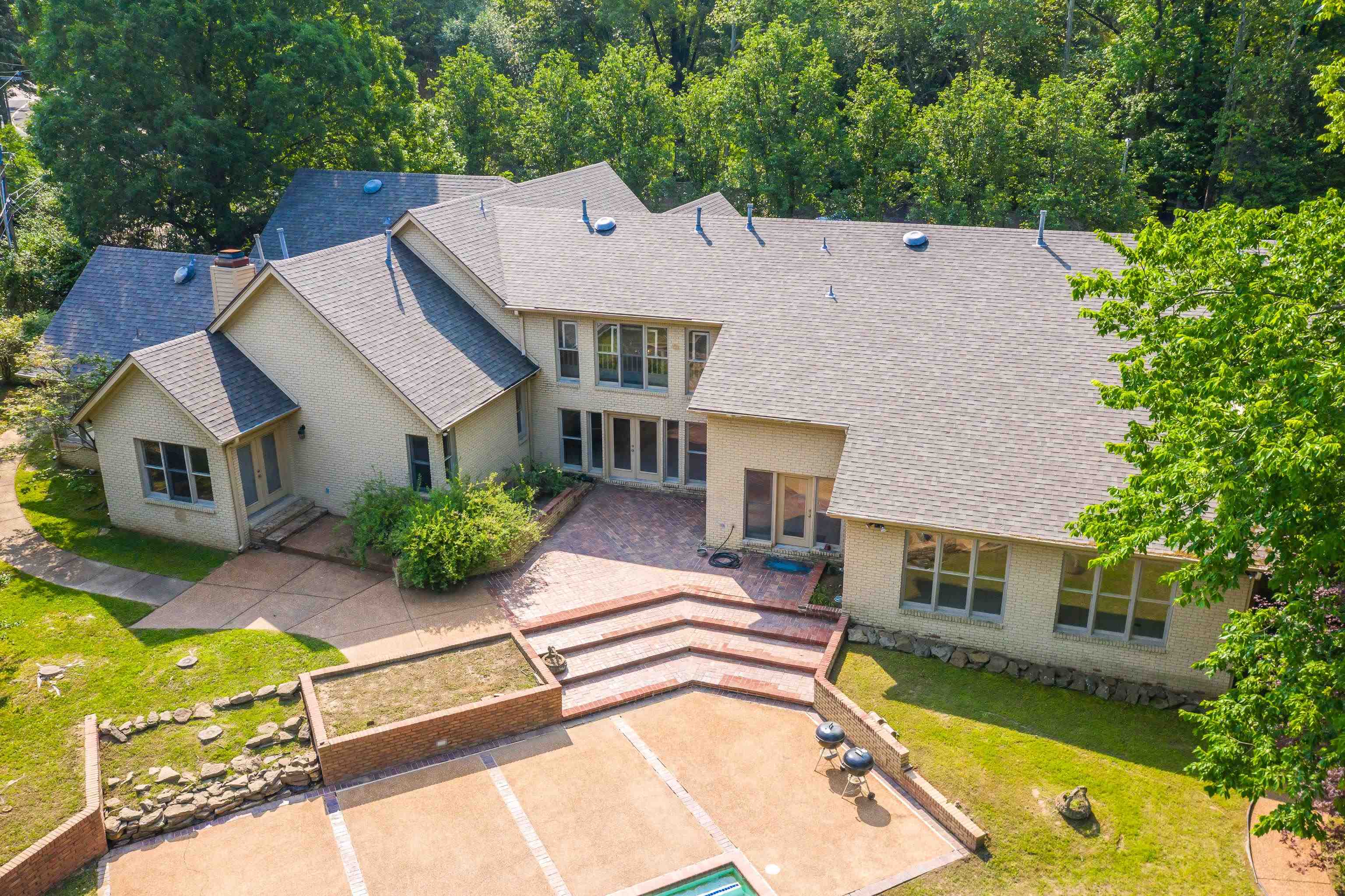 5270 Walnut Grove Road Memphis, TN 38120 - Photo 10 of 25 an aerial view of a house with swimming pool