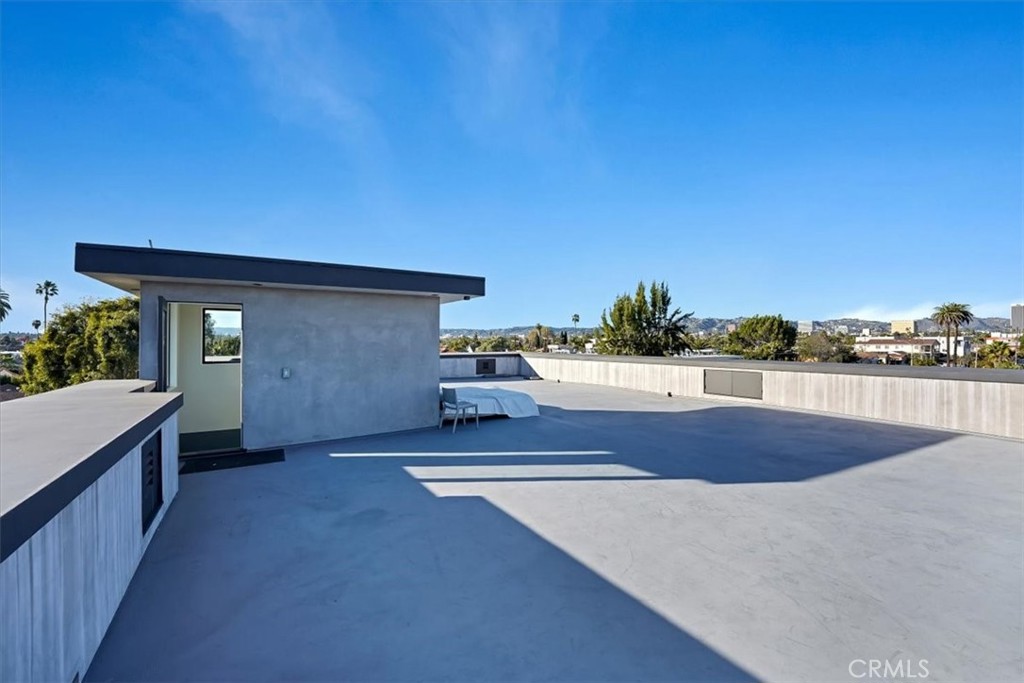 2012 South Curson Avenue Los Angeles, CA 90016 - Photo 27 of 40 a view of a living room and kitchen