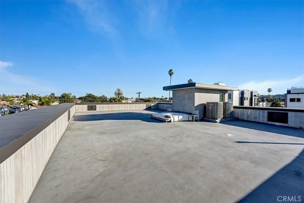 2012 South Curson Avenue Los Angeles, CA 90016 - Photo 28 of 40 a view of a terrace