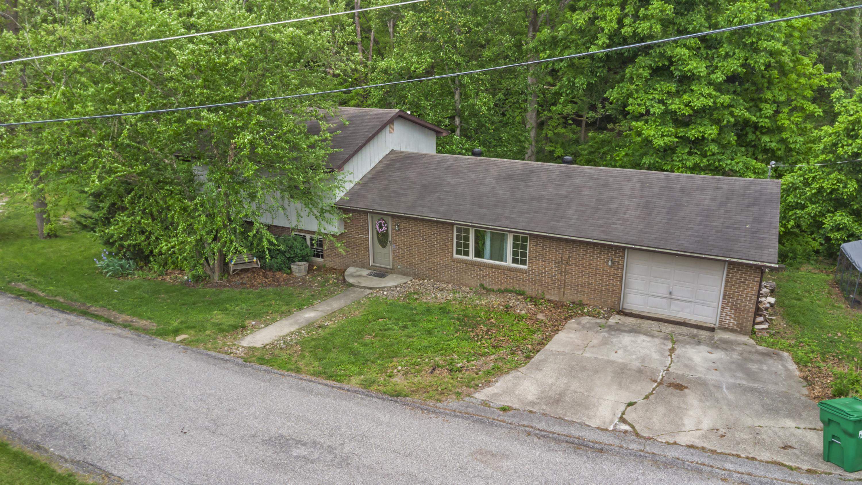 5438 Don Road Ashland, KY 41102 - Photo 3 of 37