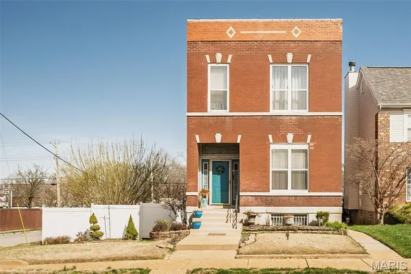 $330,000 | 2935 St Vincent Avenue, St. Louis, MO 63104