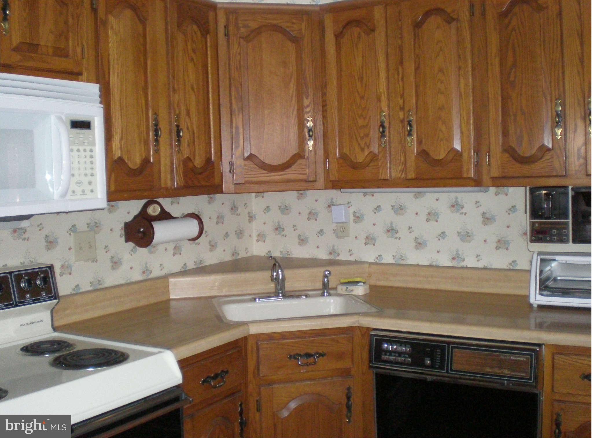 205 Devonshire Road Hagerstown, MD 21740 - Photo 9 of 20 Kitchen