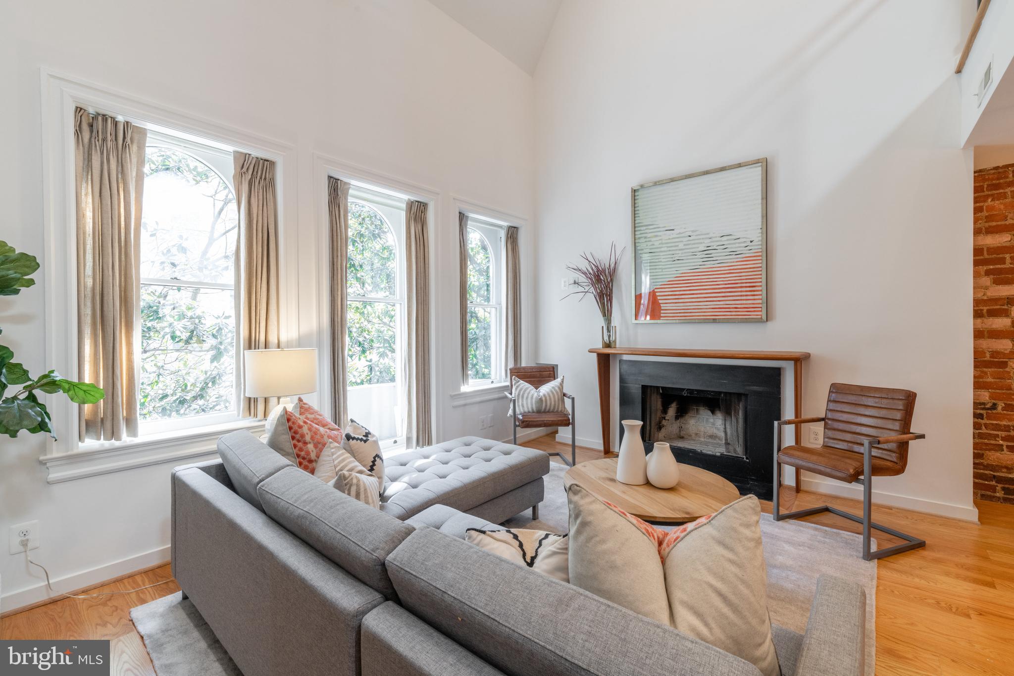 2023 Kalorama Road Northwest, Unit 4 Washington, DC 20009 - Photo 2 of 27 Gallery Image 2