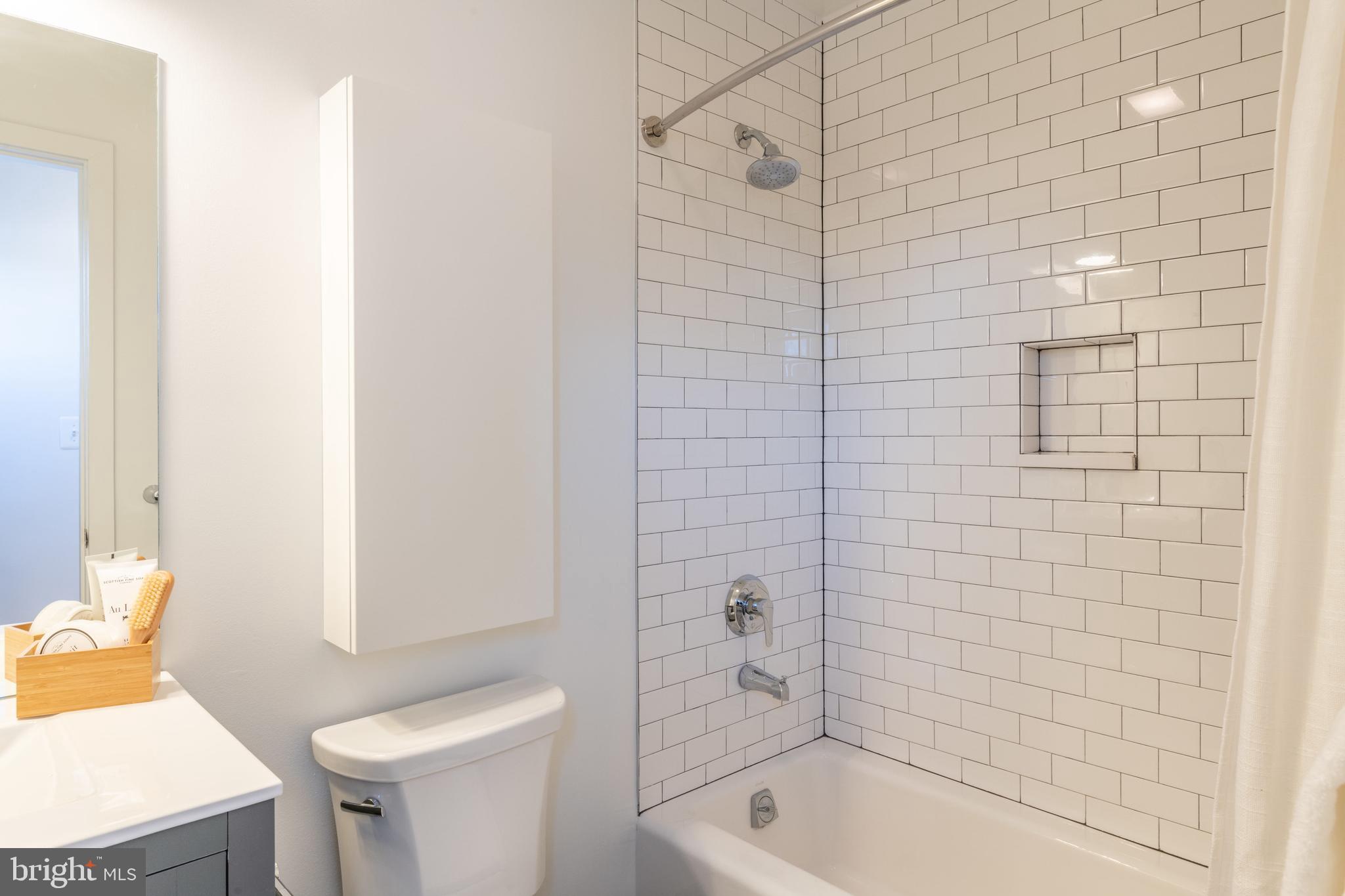 2023 Kalorama Road Northwest, Unit 4 Washington, DC 20009 - Photo 15 of 27 Gallery Image 15