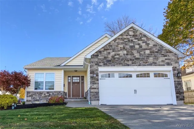 $2,900 | 105 Pine Street, Hamburg, NY 14075