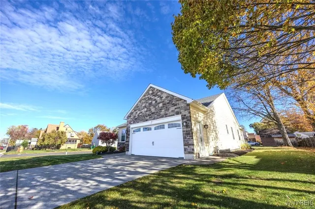 $2,900 | 105 Pine Street, Hamburg, NY 14075