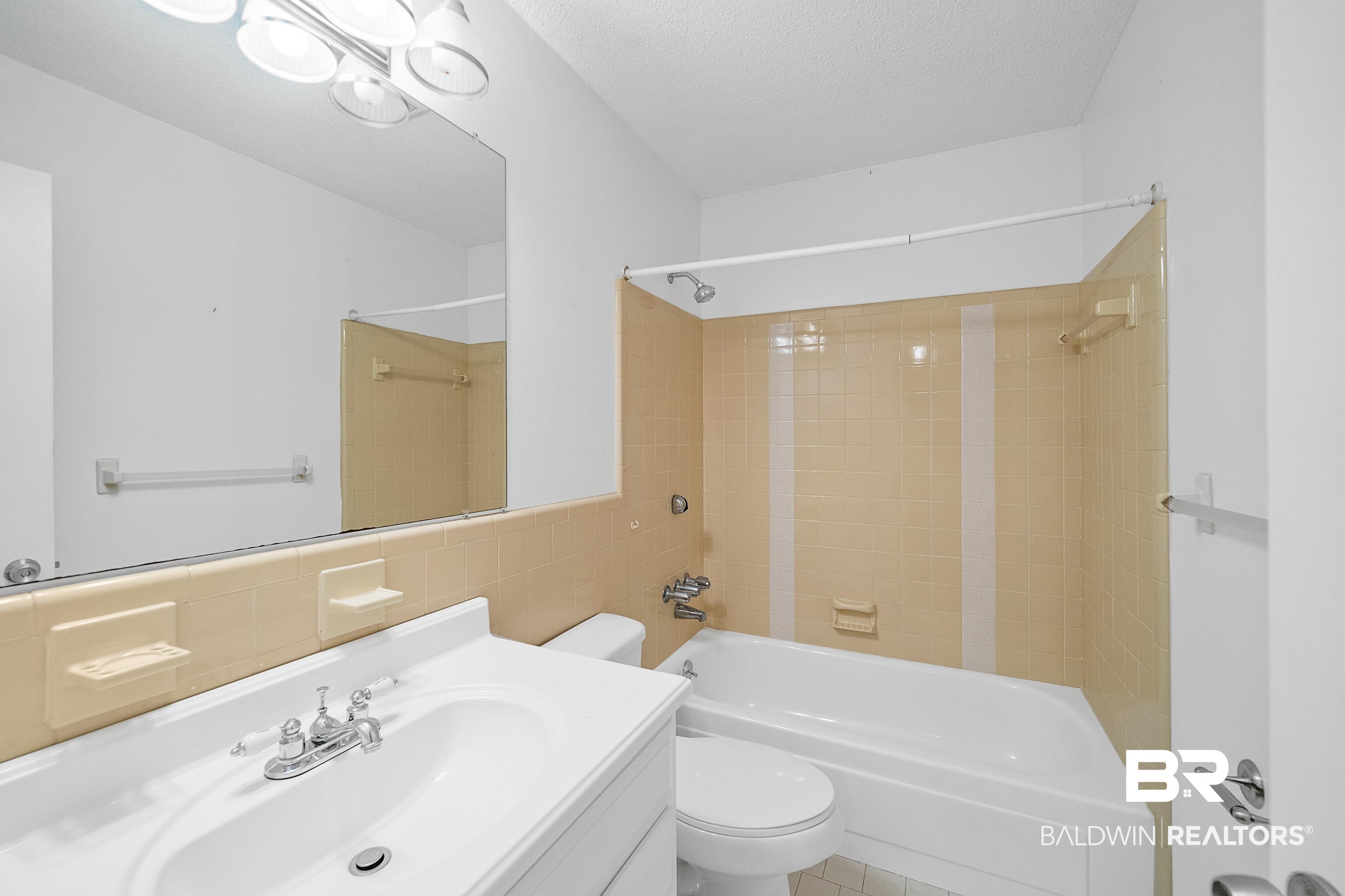 2308 Lantern Lane West Mobile, AL 36693 - Photo 18 of 29 Bath 4