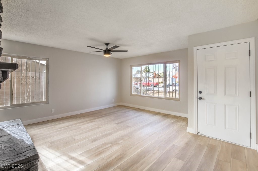 5394 Stirrup Street Las Vegas, NV 89119 - Photo 4 of 23