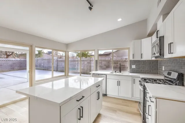 $2,299 | 5394 Stirrup Street, Las Vegas, NV 89119