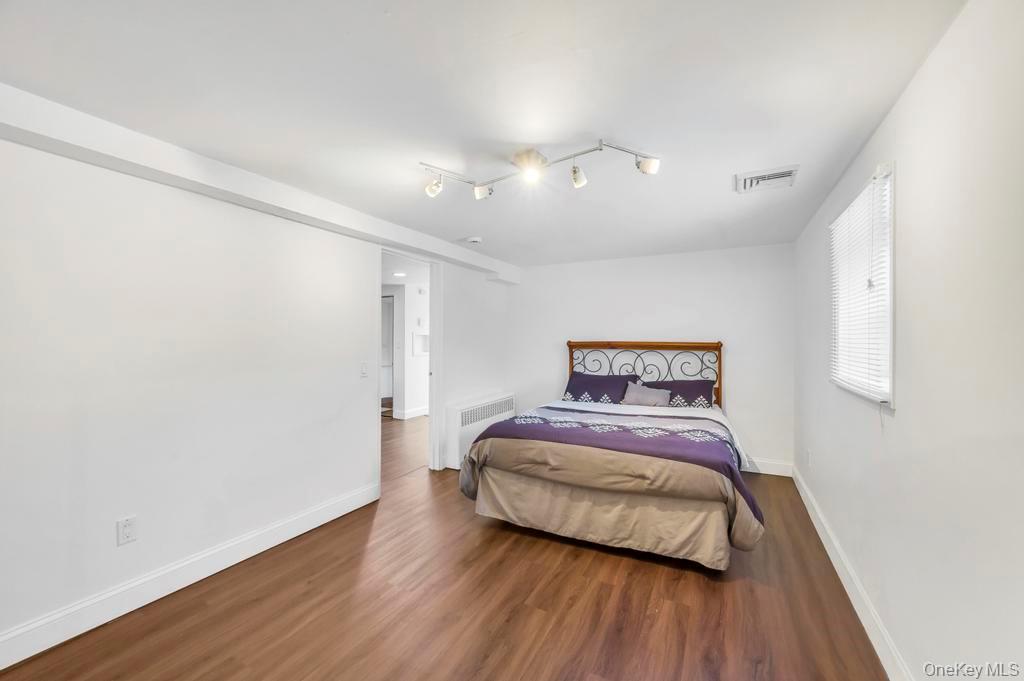 178 Gerhard Road Plainview, NY 11803 - Photo 16 of 19